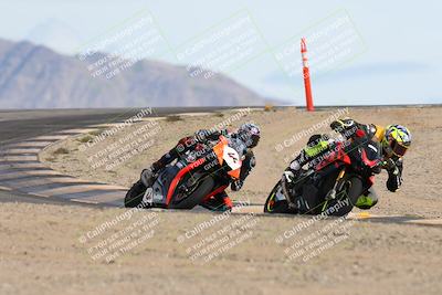 media/Nov-16-2025-Race Pace (Sun) [[8c5fa54630]]/Non Verified Riders (1st 20 Minutes)/6-Turn 12 (2pm)/